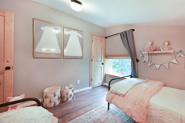 Upstairs bedroom | Image 34