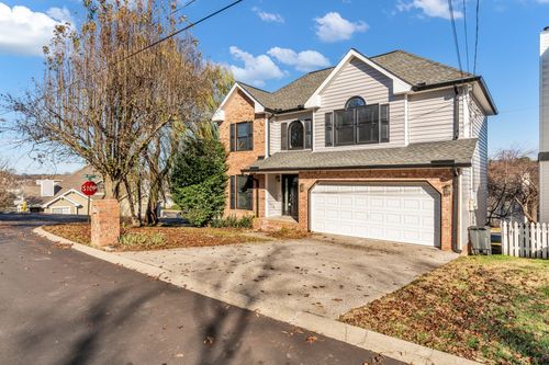 130 Breakwater N, Hendersonville, TN, 37075-5682 | Card Image