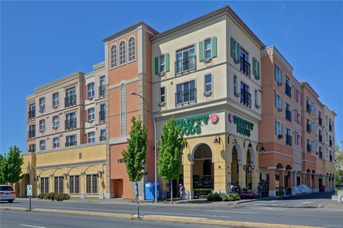 405-1620 Mckenzie Ave, Victoria, BC, V8N0A1 | Card Image