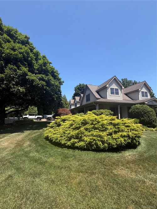 514 8th Ave, E Northport, NY, 11731-2122 | Card Image