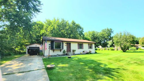 704 S 22nd St, Chesterton, IN, 46304 | Card Image