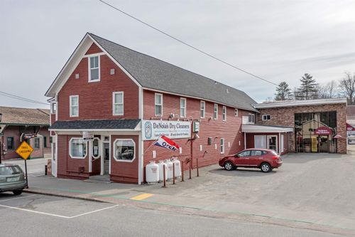 140 Portland St, Morristown, VT, 05661-8419 | Card Image