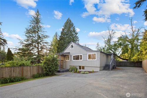 16518 Stone Ave N, Shoreline, WA, 98133-5423 | Card Image
