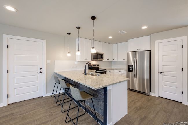 122 Hi View Dr, House other with 3 bedrooms, 3 bathrooms and null parking in Pipe Creek TX | Image 9
