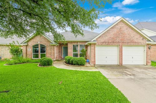 6929 Windwood Trail, Fort Worth, TX, 76132 | Card Image