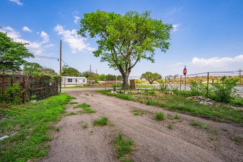 10-4455-B Highway 27, Kerrville, TX, 78028-7071 | Card Image