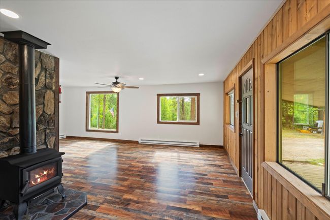 New flooring throughout | Image 15