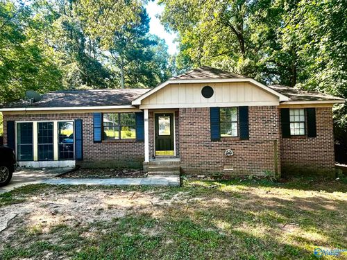 100 Whisperwood Dr, Somerville, AL, 35670-3877 | Card Image