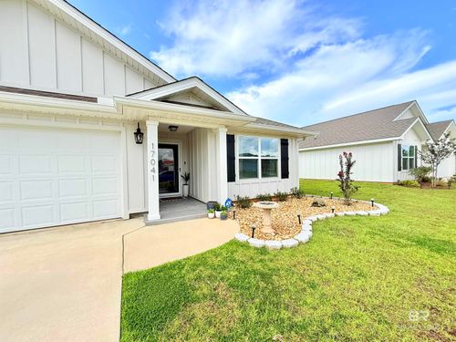 17041 Muse St, Loxley, AL, 36551-7647 | Card Image