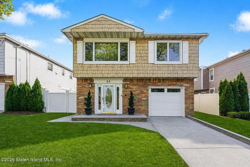 88 W Cedarview Avenue, Staten Island, NY, 10306 | Card Image