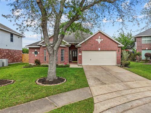 323 Colony Creek Dr, Dickinson, TX, 77539-6332 | Card Image