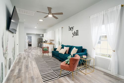 114 Dilworth St, San Antonio, TX, 78203-1802 | Card Image