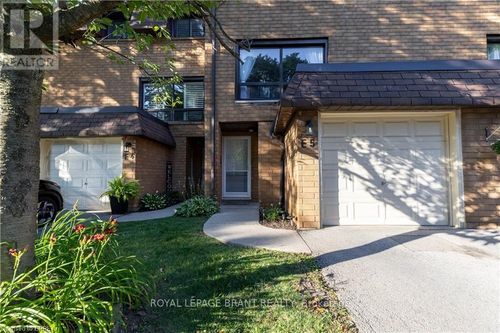 E5 - 500 Stone Church Rd W, Townhouse with 3 bedrooms, 2 bathrooms and 2 parking in Hamilton ON | Card Image