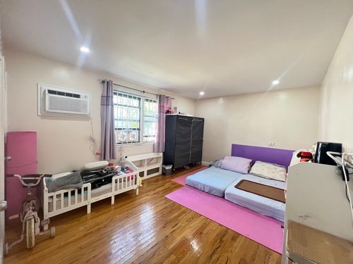 a-6915 136th St, Flushing, NY, 11367-1627 | Card Image