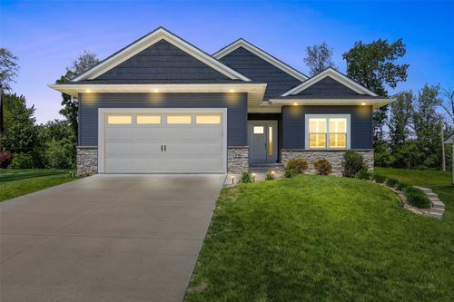 3710 Oakridge Ct, Cedar Rapids, IA, 52403-2320 | Card Image