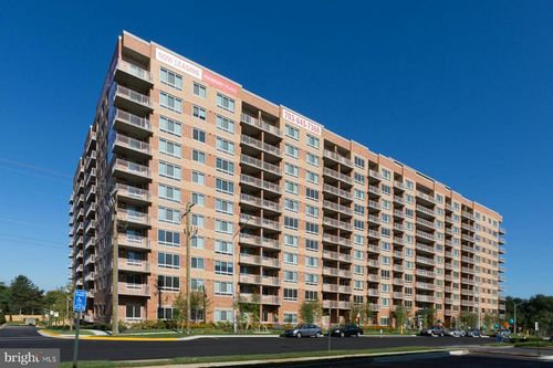 1-br-1-ba-2700 Dorr Avenue Avenue N, FAIRFAX, VA, 22031 | Card Image