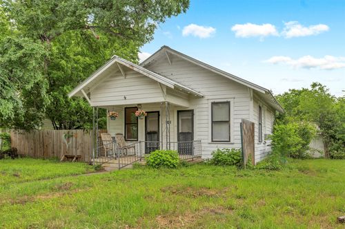 1002 Washburn St, Taylor, TX, 76574-3249 | Card Image