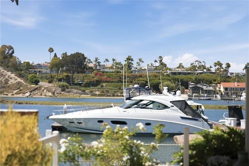 40 Saratoga, Newport Beach, CA, 92660-6151 | Card Image