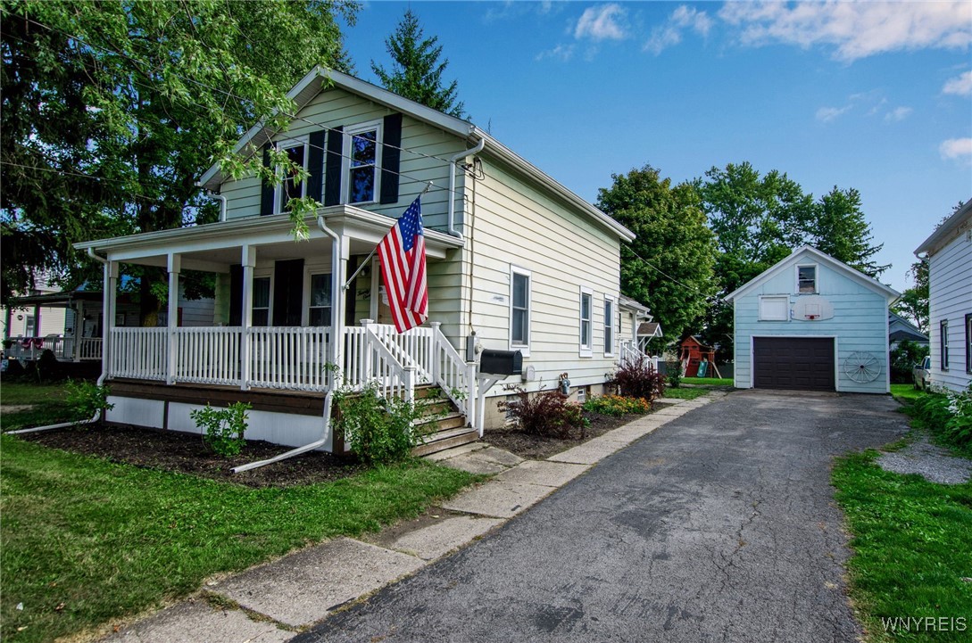 Pearl St, Attica, NY 14011