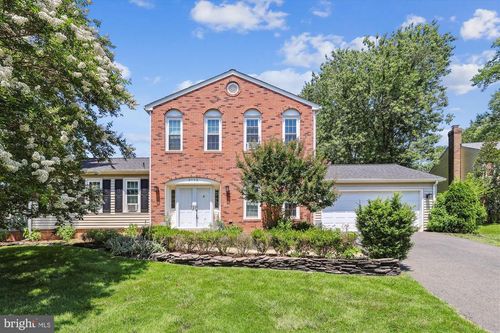 8003 Log Cabin Ct, SPRINGFIELD, VA, 22153-3012 | Card Image