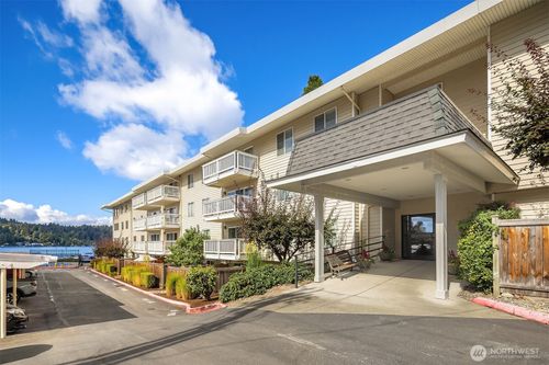 apt-211-5021 Ripley Ln N, Renton, WA, 98056-1577 | Card Image