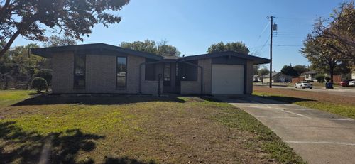 534 Henderson Cir, Garland, TX, 75040-7378 | Card Image