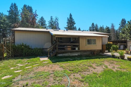 53315 Bridge Dr, La Pine, OR, 97739-8809 | Card Image