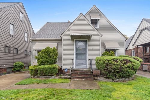 145 E 190th Street, Euclid, OH, 44119 | Card Image