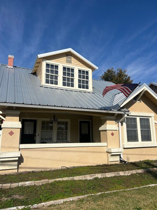 855 Verret St, Houma, LA, 70360-4635 | Card Image