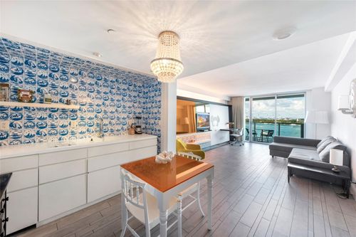 1010-1100 West Ave, Miami Beach, FL, 33139-4749 | Card Image