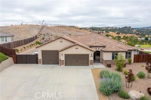 3555 Timberline Dr, Paso Robles, CA, 93446-7737 | Card Image