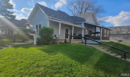 558 E Washington St, Frankfort, IN, 46041-2055 | Card Image