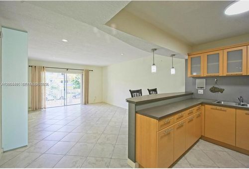 207s-7401 Sw 82nd St, Miami, FL, 33143-7347 | Card Image