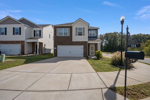 324 Victory Cir, Ashland City, TN, 37015-1466 | Card Image