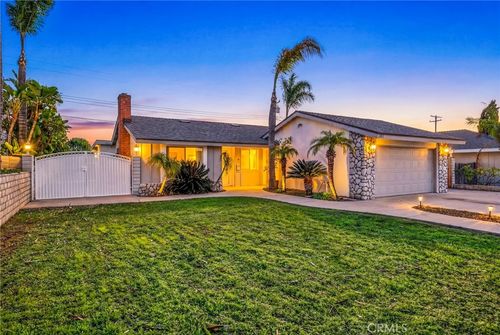 541 San Gorgonio Dr, Corona, CA, 92879-1050 | Card Image