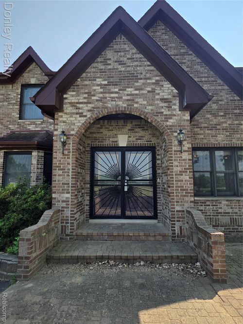 12923 Belle River Rd, Riley, MI, 48041-2302 | Card Image