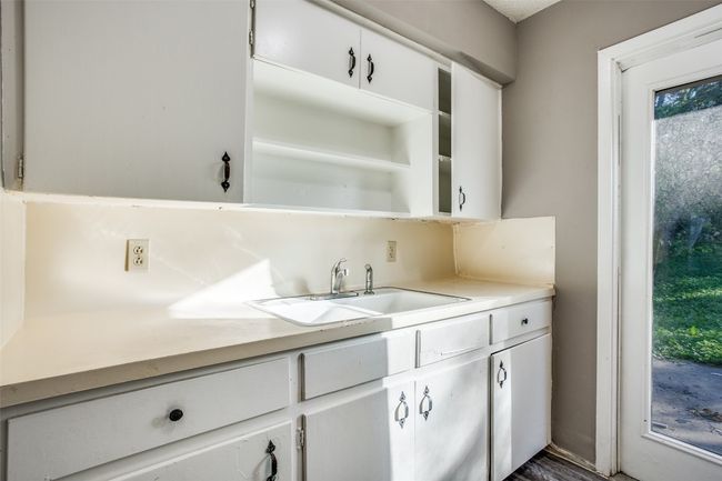 Bar featuring a sink | Image 10