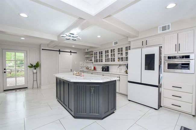 4615 W Walnut St, House other with 5 bedrooms, 4 bathrooms and 2 parking in Pearland TX | Image 13