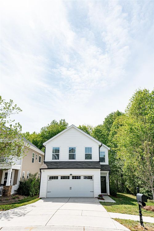 2025 Woodshorn Dr, Matthews, NC, 28104-8075 | Card Image