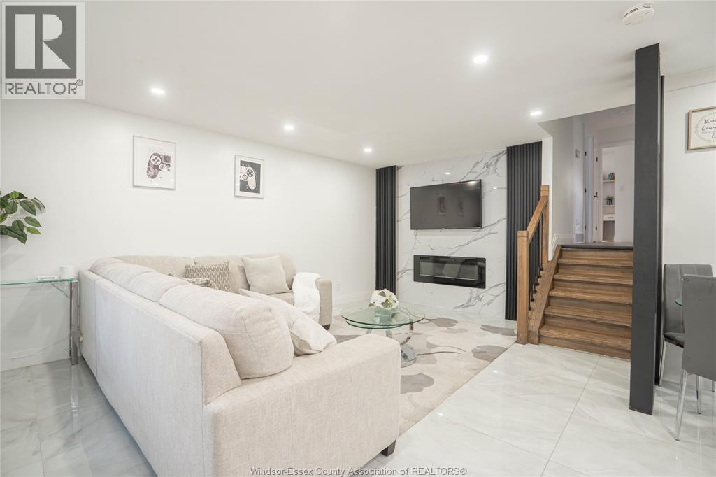 Residential in Windsor 4