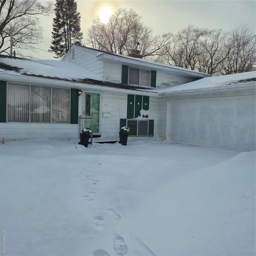 1163 Peachtree Dr, Mount Morris, MI, 48458-2833 | Card Image