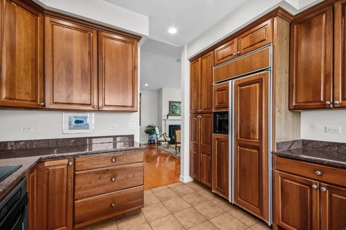 unit-302-2660 Summit Dr, Glenview, IL, 60025-7644 | Card Image