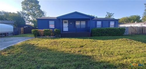 566 Gateway Cir, New Braunfels, TX, 78130-2543 | Card Image