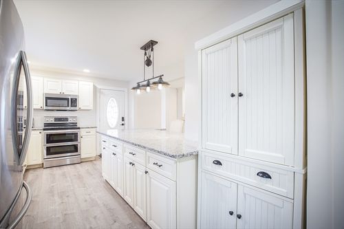 a-1277 Southampton Rd, Westfield, MA, 01085-1383 | Card Image