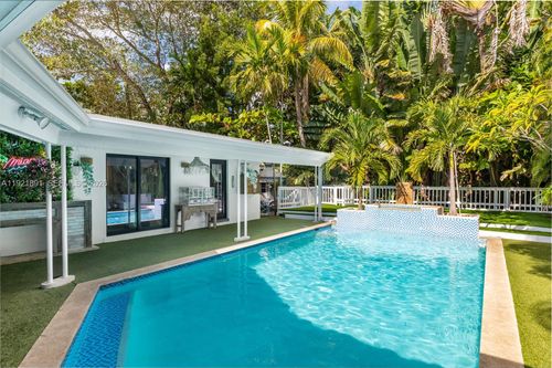 301 Ne 115th St, Miami, FL, 33161-6617 | Card Image