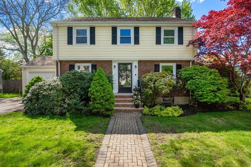 215 Cross St, Belmont, MA, 02478-4231 | Card Image