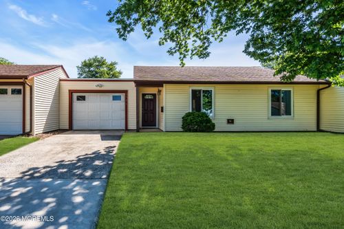 c-150 Maclura Plz, Monroe, NJ, 08831 | Card Image