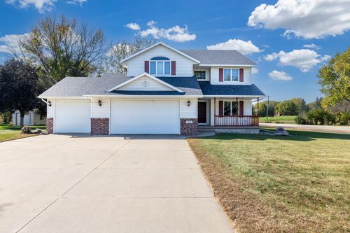 500 Chatfield Ln, Belle Plaine, MN, 56011-1134 | Card Image