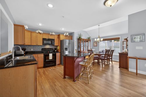22-22 Mill Pond Rd, Brentwood, NH, 03833-6139 | Card Image