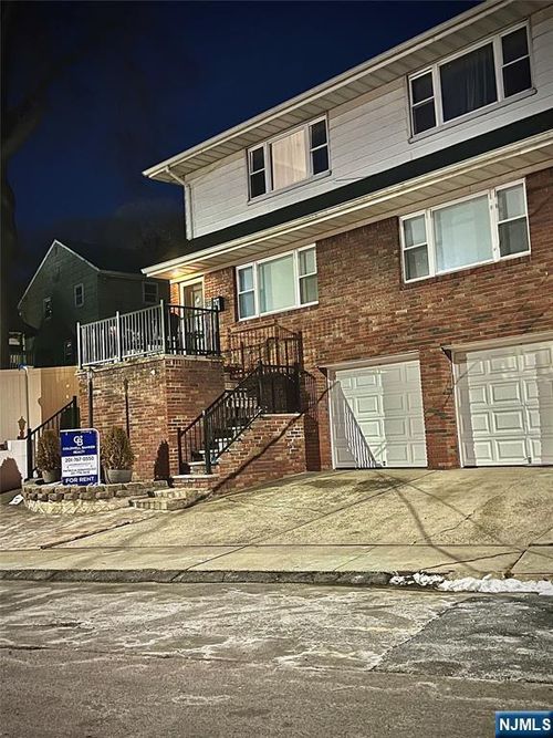 2 Carlen Ct, Fairview, NJ, 07022-1804 | Card Image